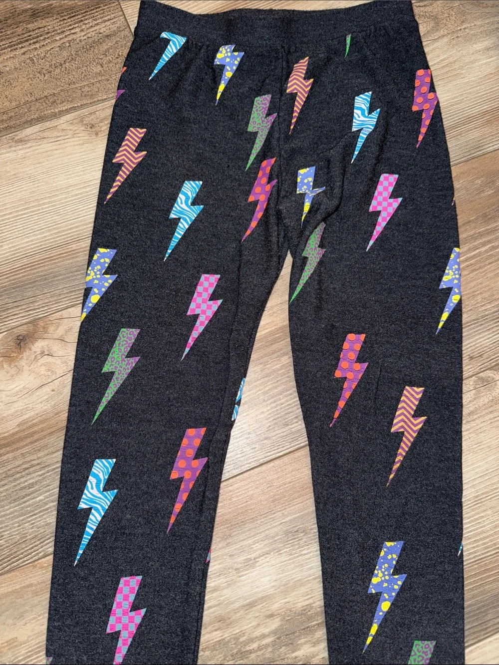 Girls Chaser size 10 Black Lightning Bolt Print Leggings